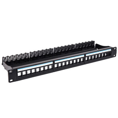 Prese trapezoidali nere dello spazio in bianco RJ45 del porto CAT6 del quadro d'interconnessione di UTP 1U 24